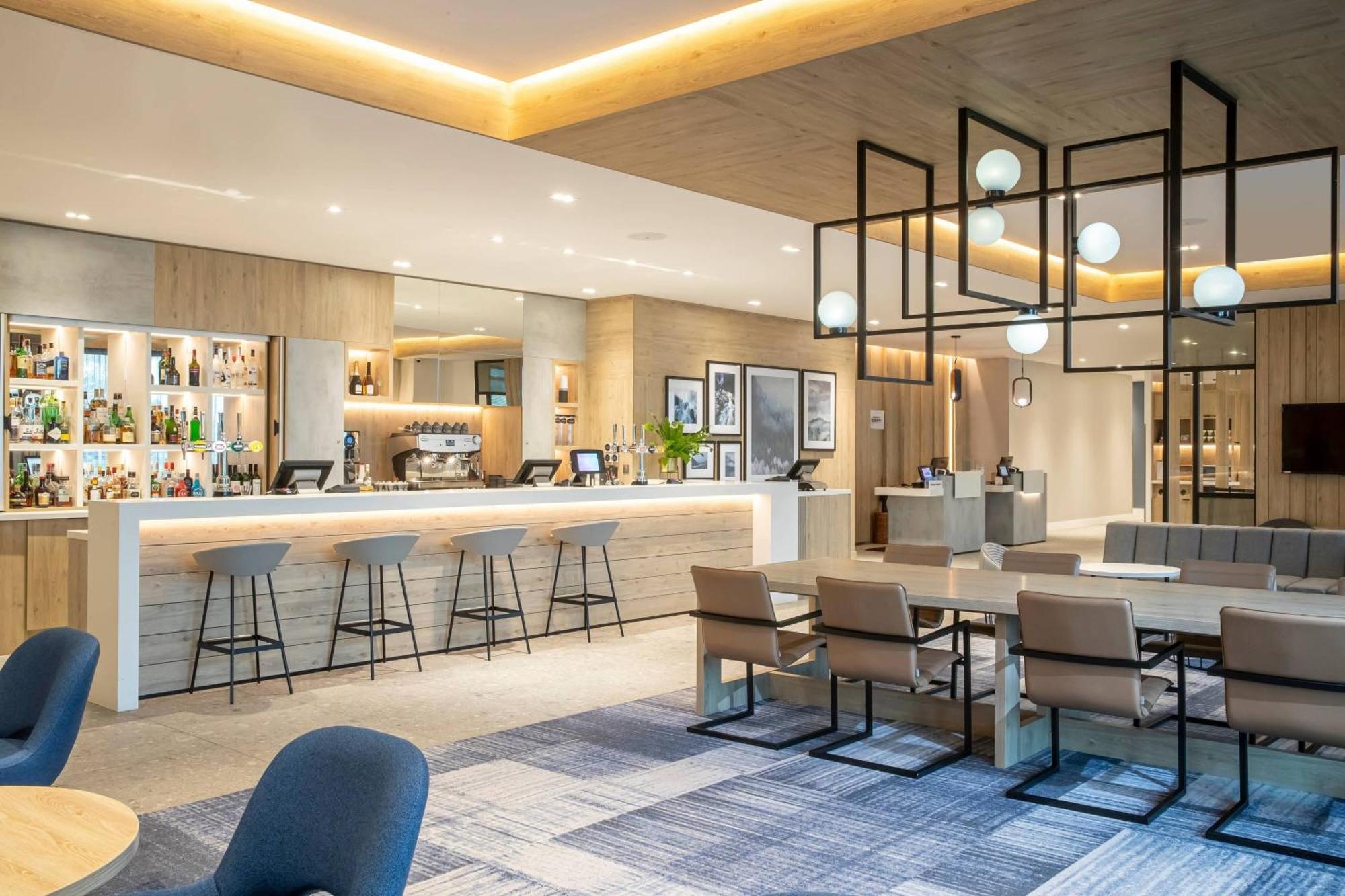 Courtyard By Marriott Inverness Airport — Photos 1